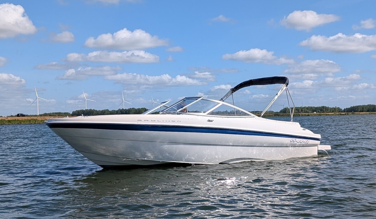 foto: 26 Bayliner 219 SD