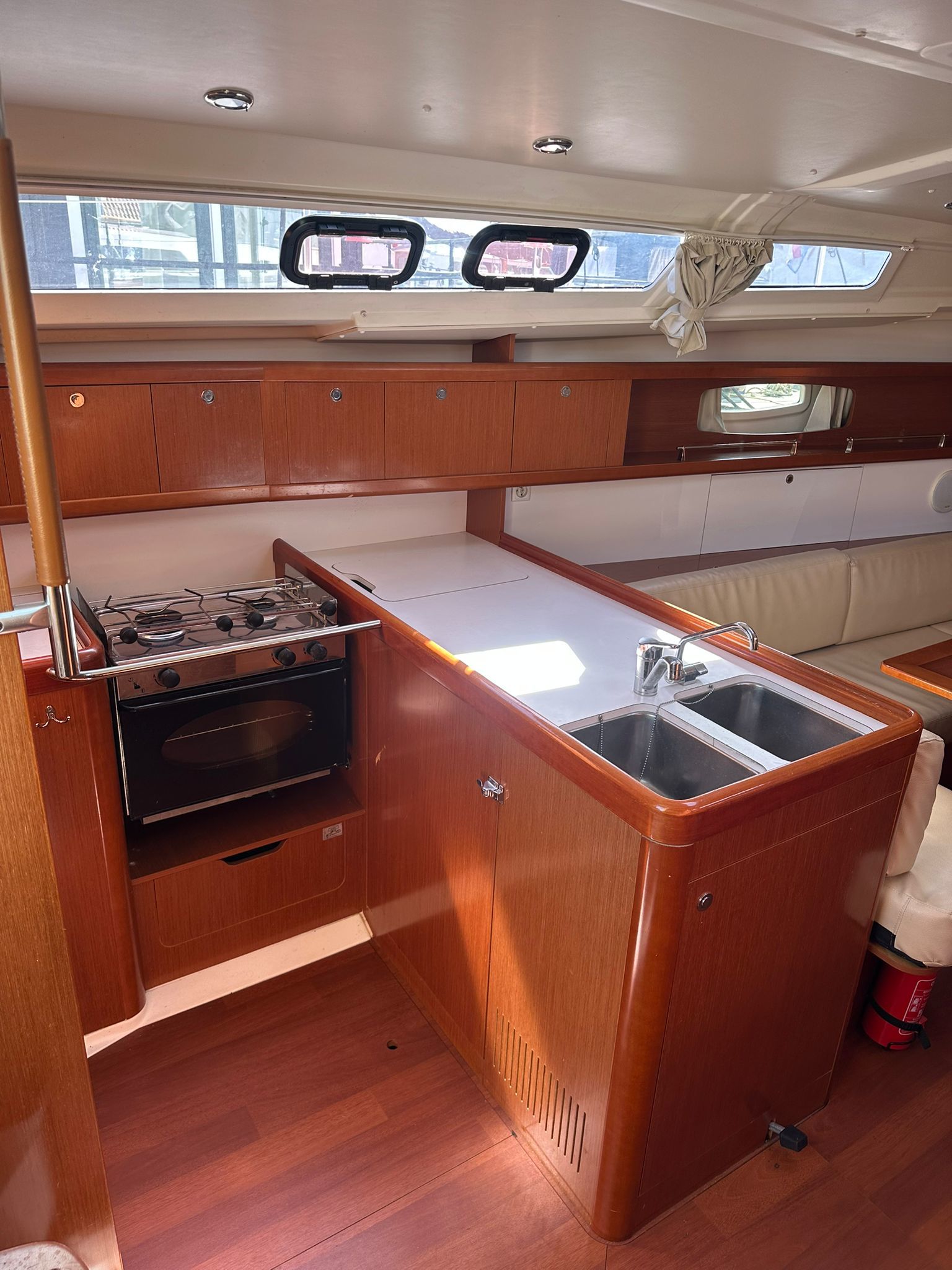 foto: 31 Beneteau Oceanis 37