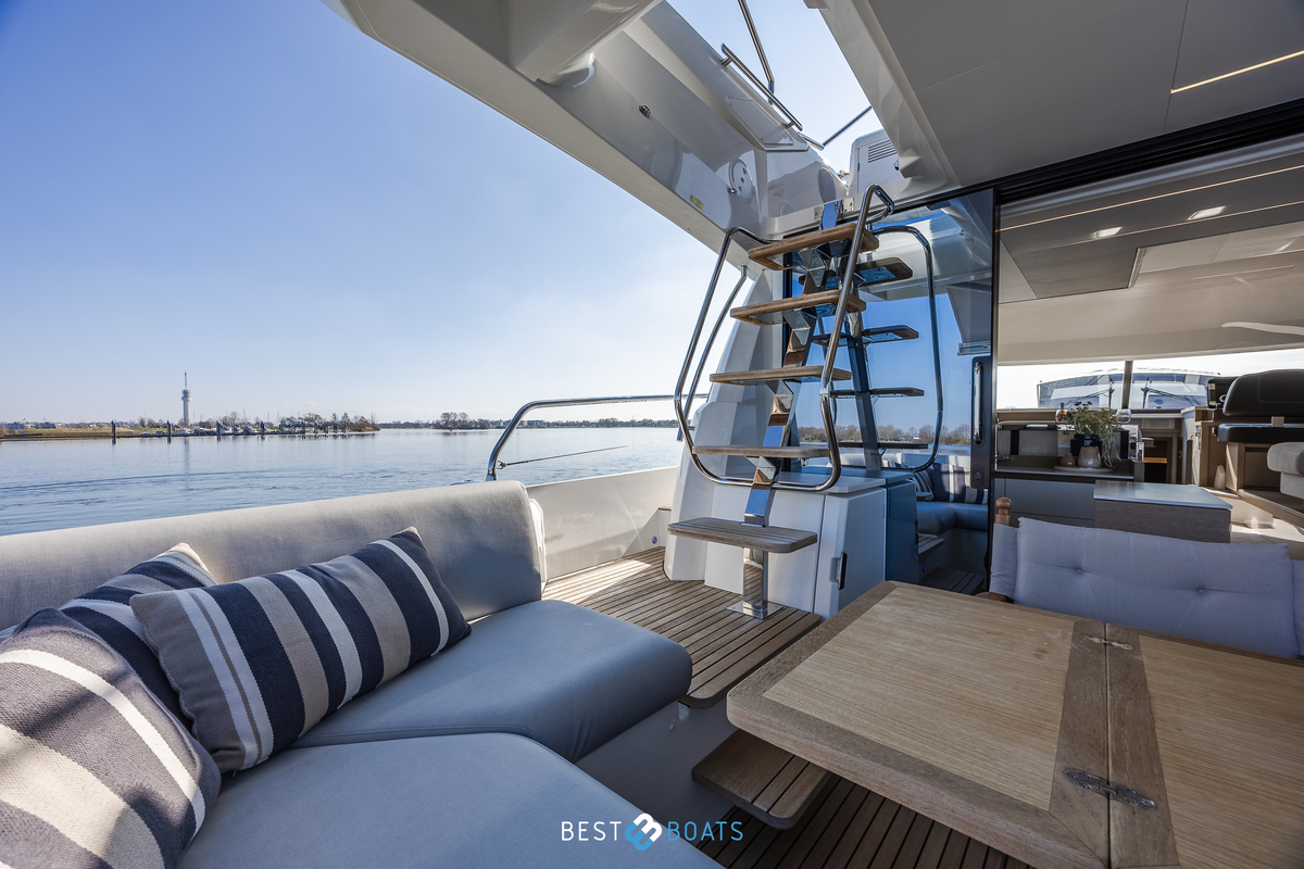 foto: 62 Prestige 520 FLY