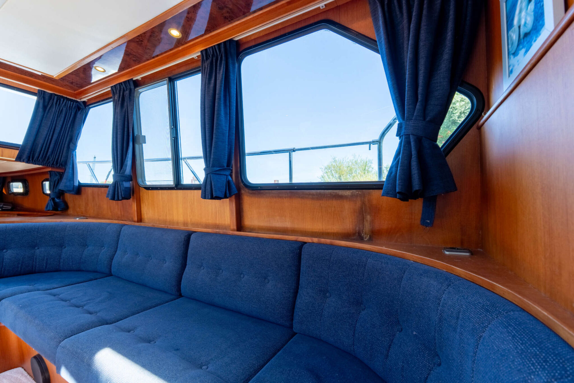 foto: 65 Explorer Explorer Classic 14.00 AK Cabrio