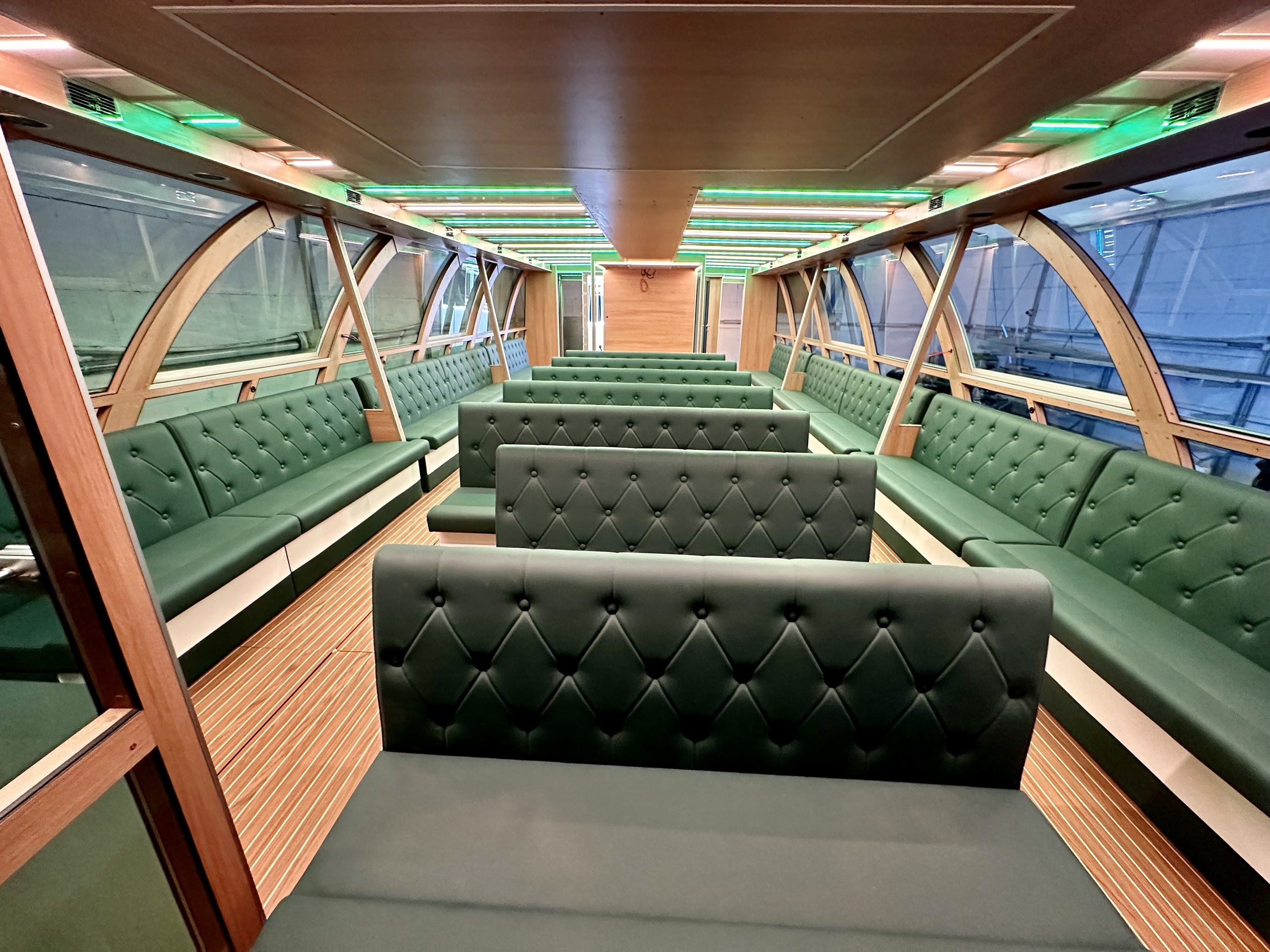 foto: 26 Holiday Boat Sundeck 57 Passenger Catamaran