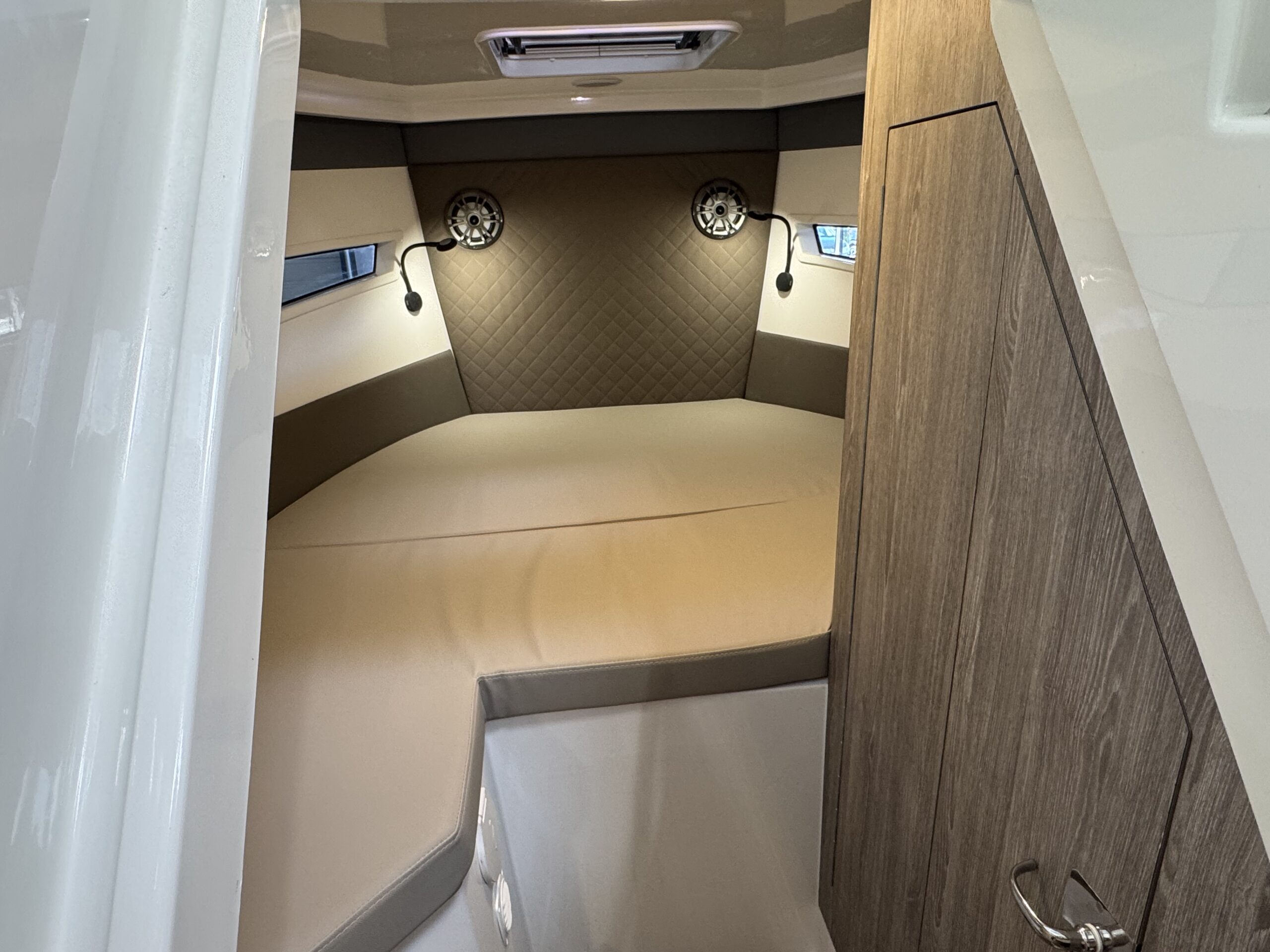 foto: 13 Maxima 800 Cabin (op voorraad)