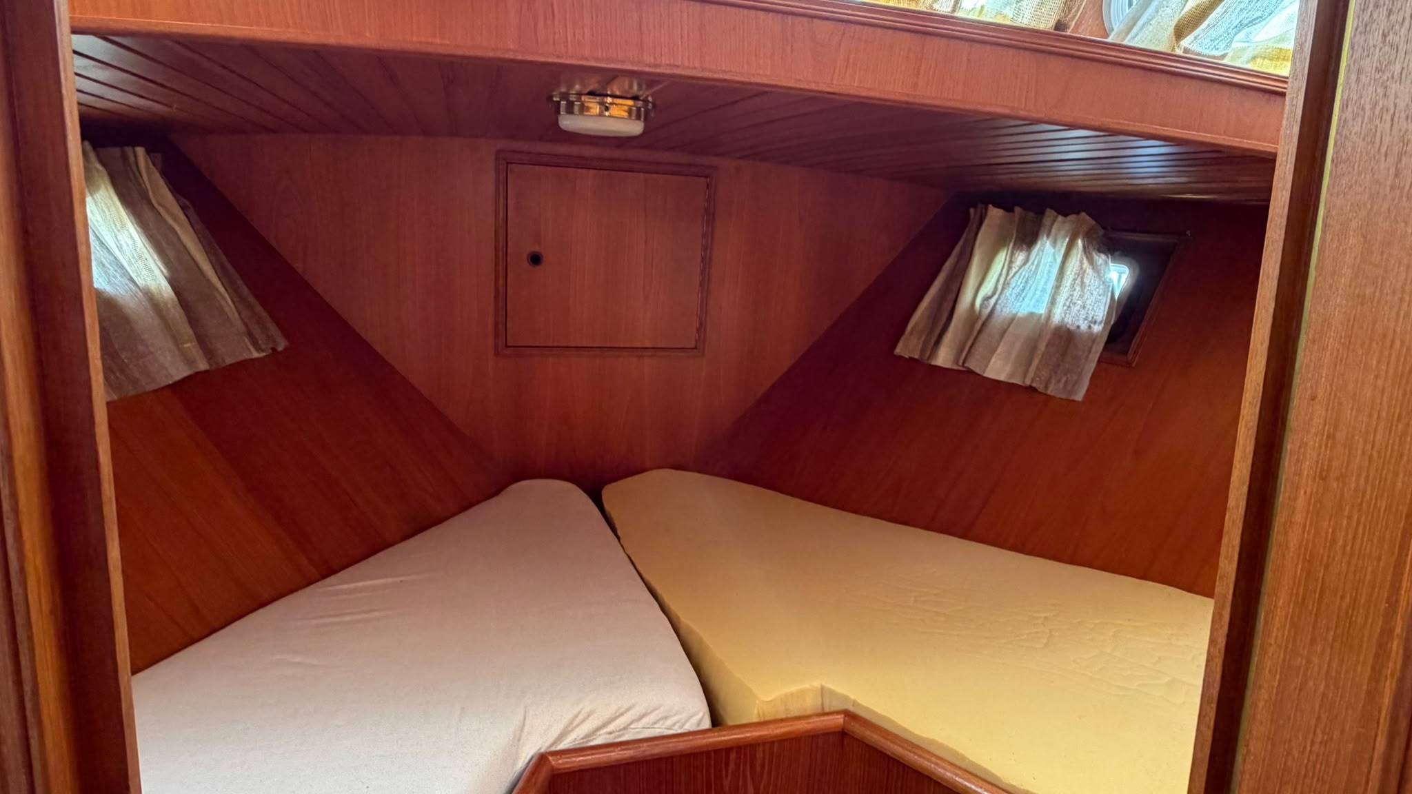foto: 13 Van Der Valk 1300 Fly Bridge