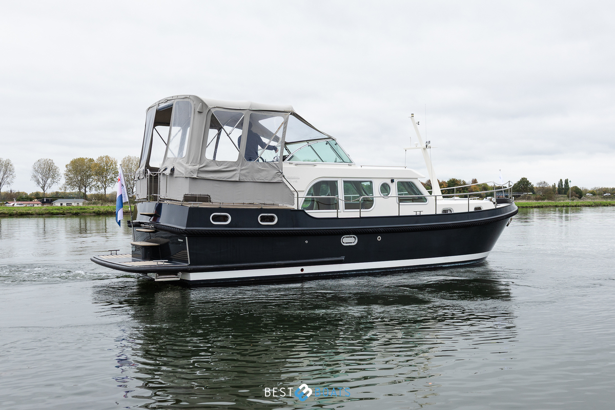 foto: 31 Linssen Grand Sturdy 34.9 AC