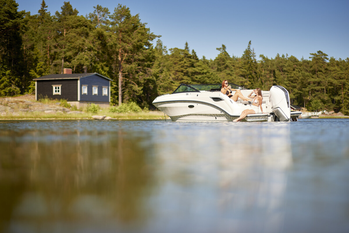 foto: 13 Sea Ray SDX 250 Outboard (Harlow Coconut Bekleding)