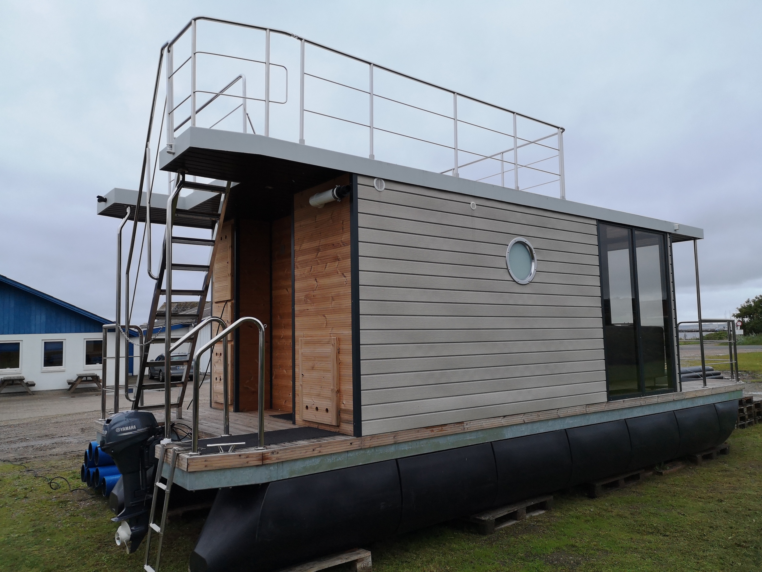 foto: 47 Campi 300 Houseboat