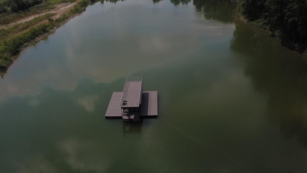 foto: 41 Shogun Mobile Houseboat