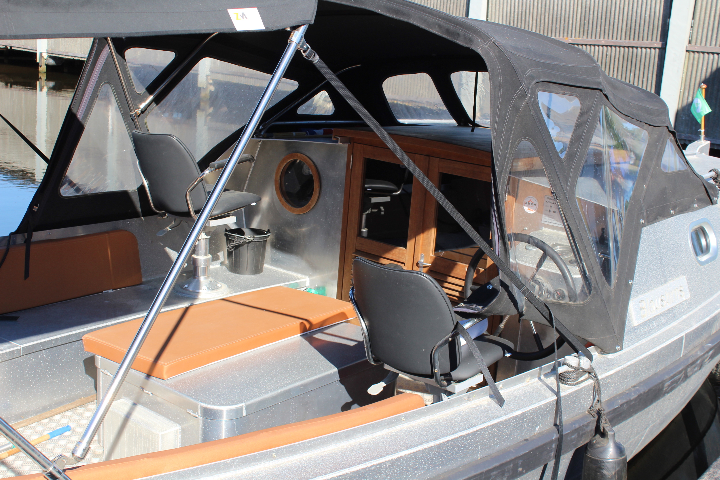 foto: 29 Black Fish Cabin 850 XL