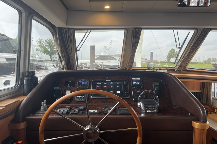 foto: 12 Linssen Grand Sturdy 470 Sedan