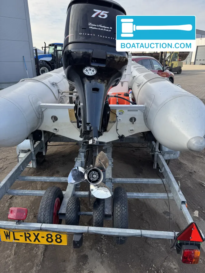 foto: 8 Valiant Vanguard 520