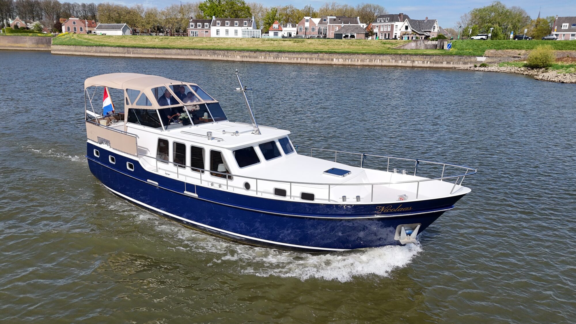 foto: 89 Flevo Flevo Spiegelkotter 12.50 AK Cabrio