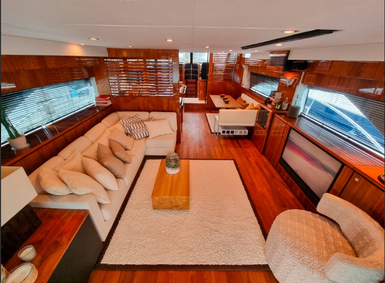 foto: 5 Fairline  Squadron 70
