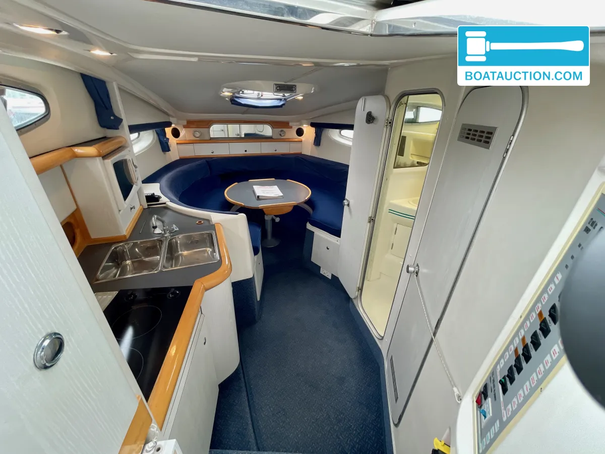 foto: 51 Sealine 310 Sportbridge