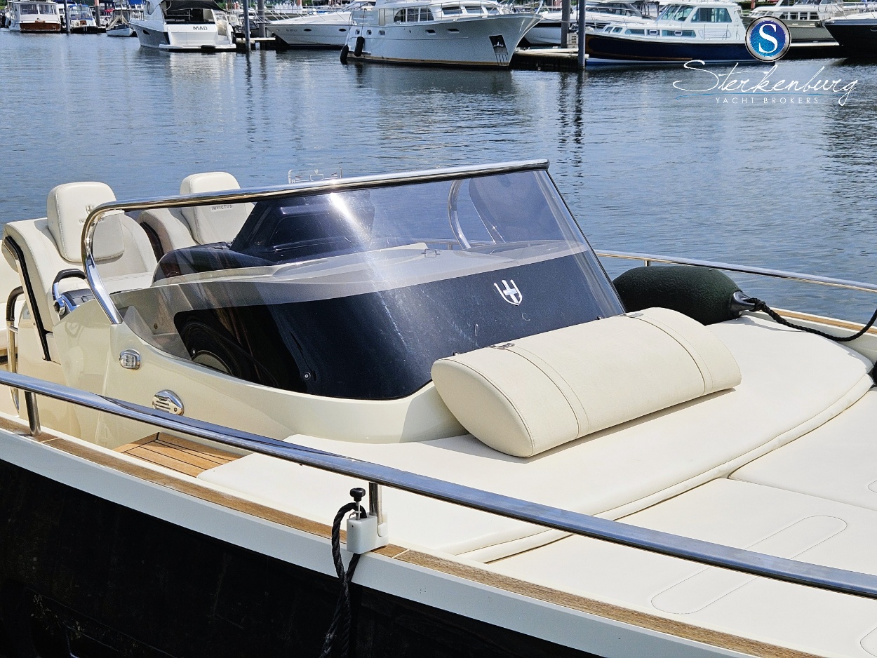 foto: 20 Invictus 280 GT