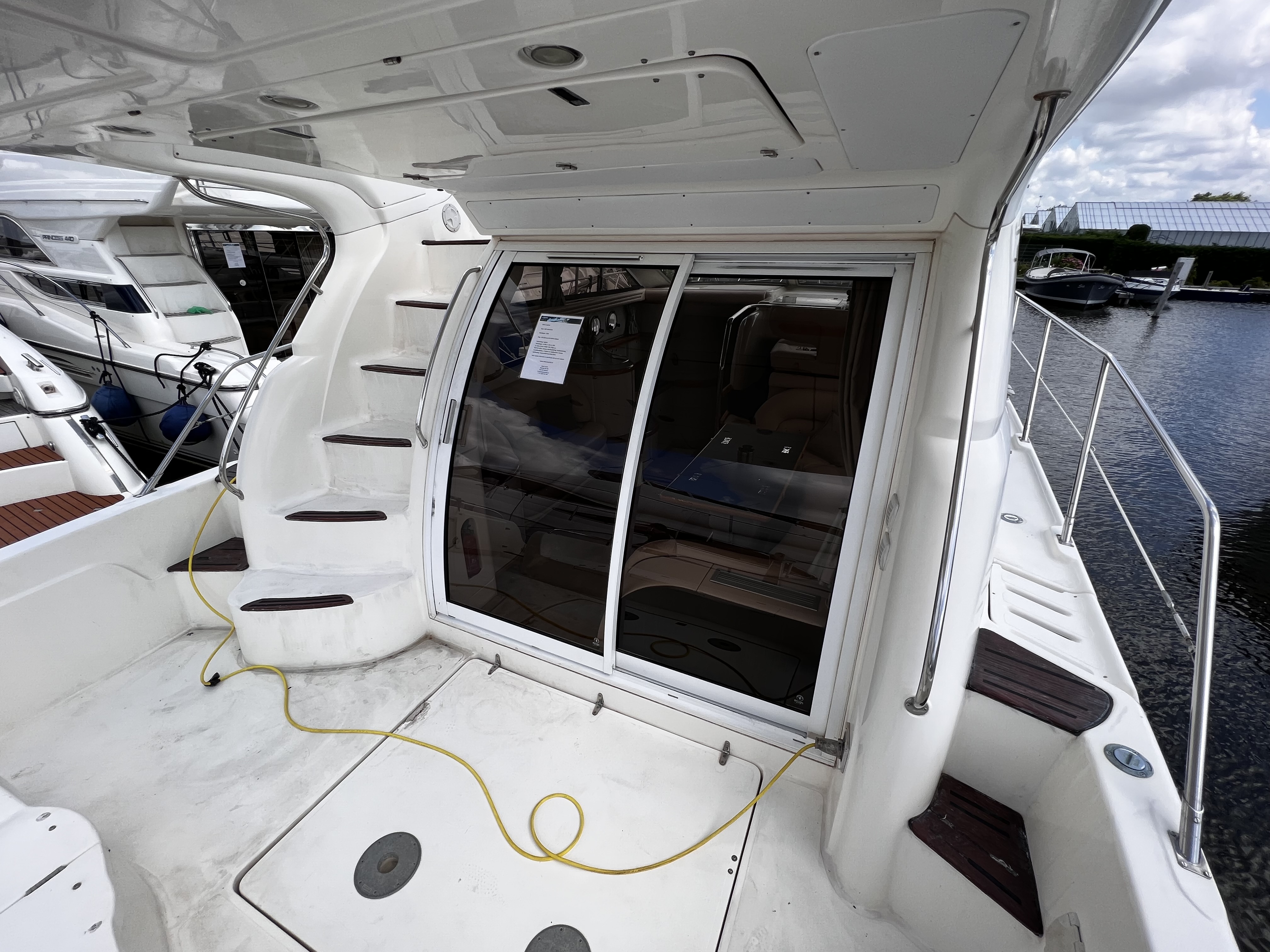 foto: 25 Sealine 420 Statesman