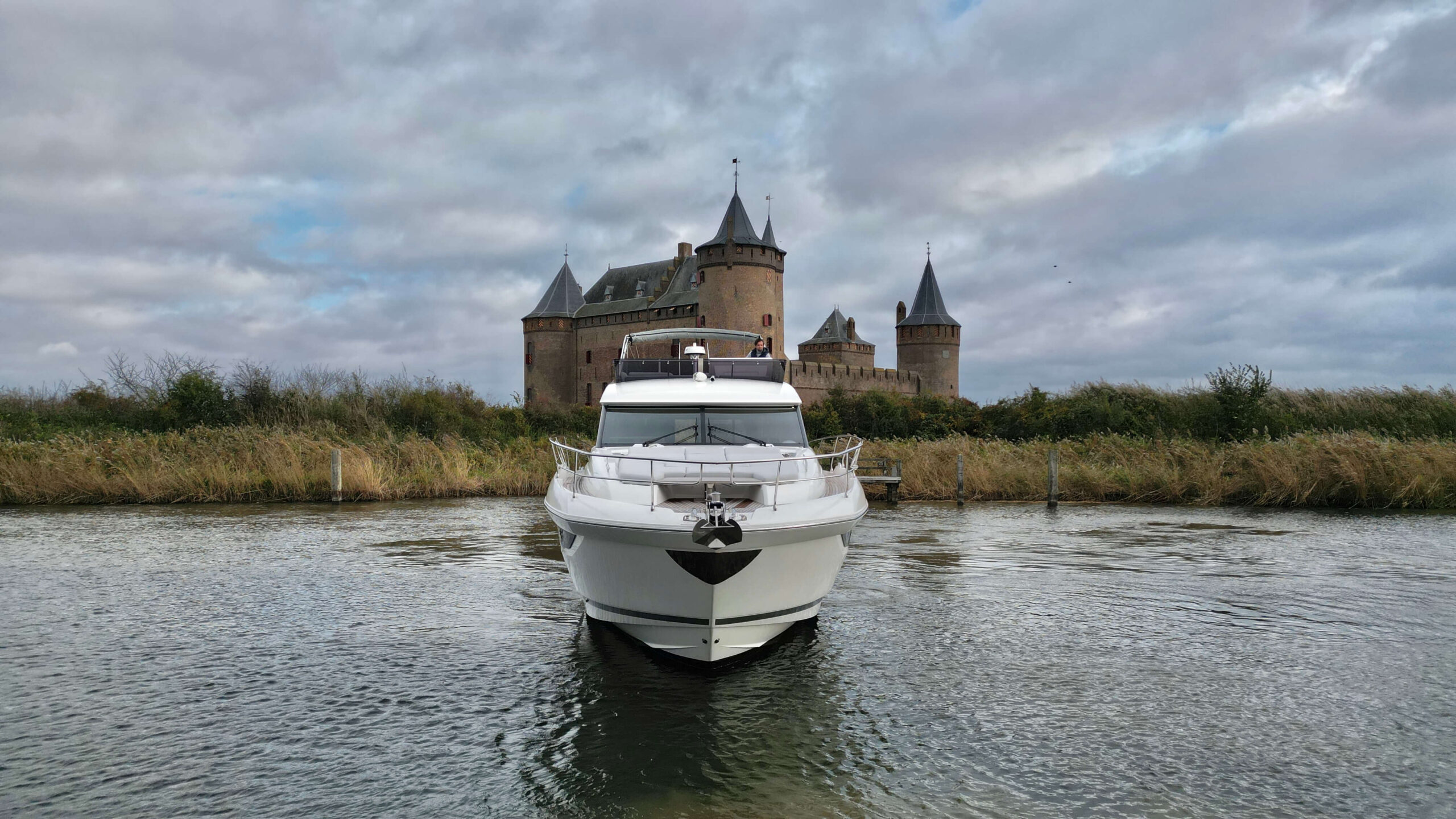foto: 52 Prestige 590 Flybridge #49