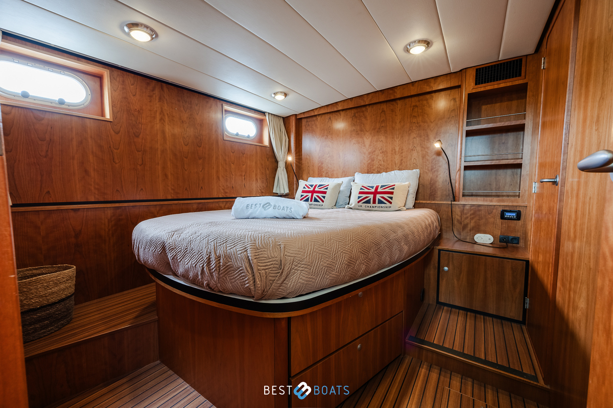 foto: 45 Linssen  Grand Sturdy 45.9 AC Twin