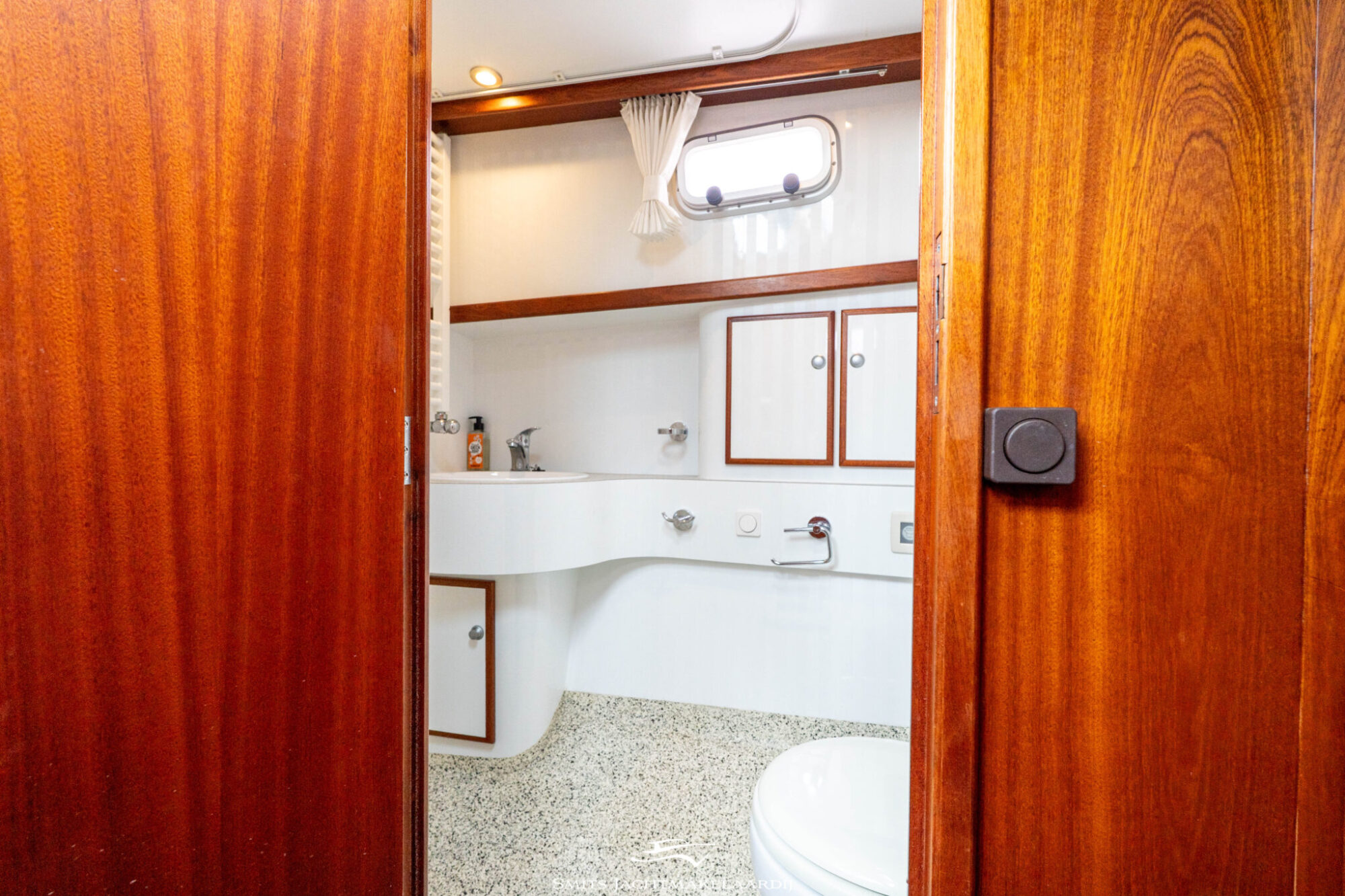 foto: 51 Jetten Jetten Bully 9.60 AK