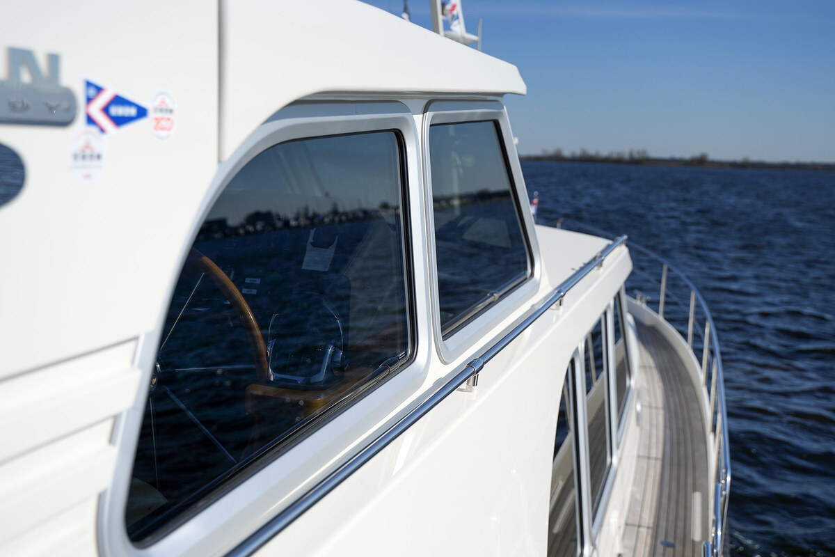 foto: 46 Linssen Grand Sturdy 410 AC Variotop met stabilisator