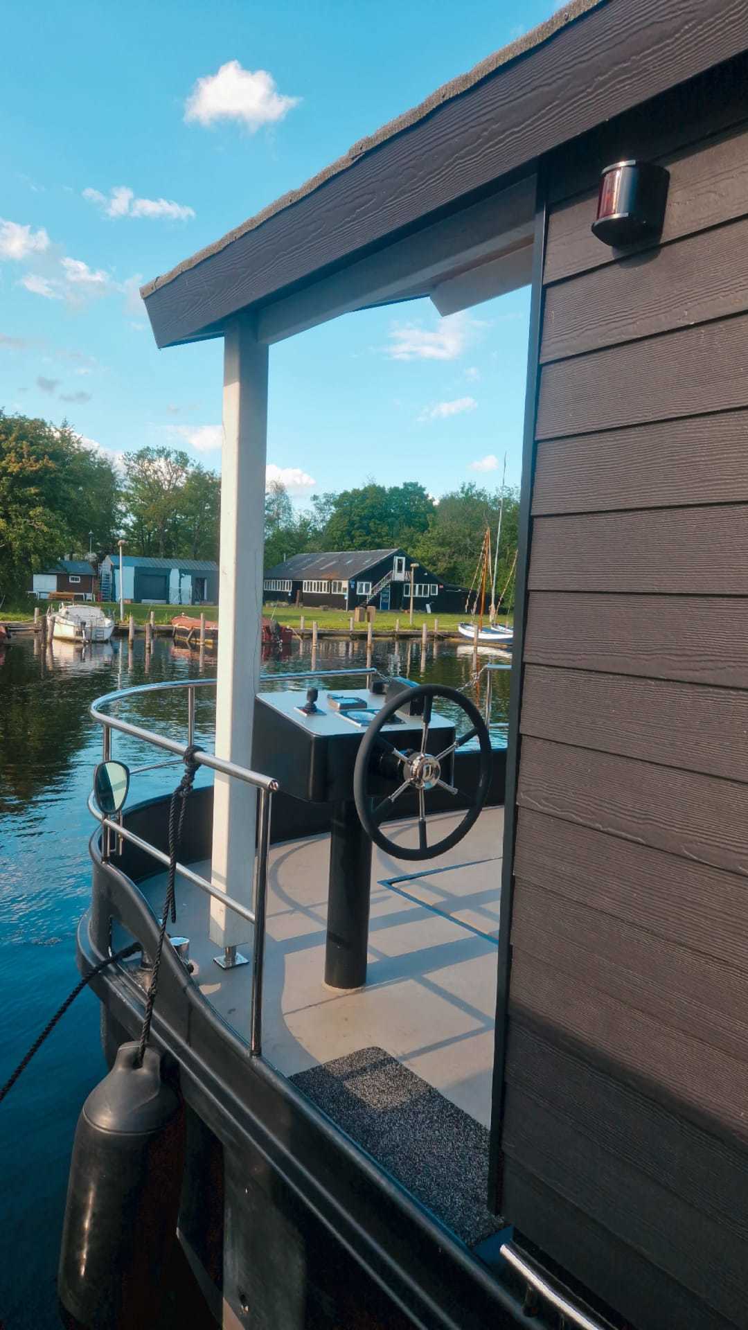 foto: 91 HOMESHIP VaarChalet In Amsterdam 1250D Luxe Houseboat