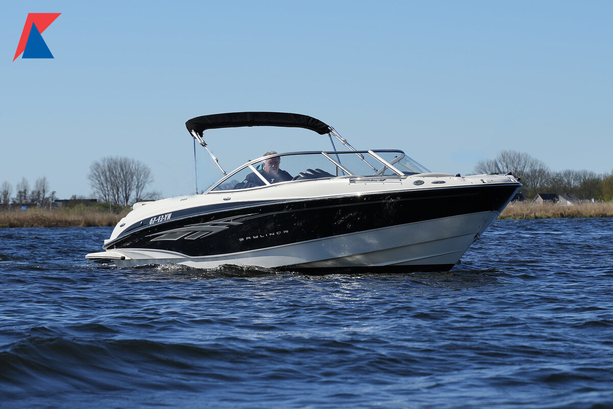 Bayliner 225
