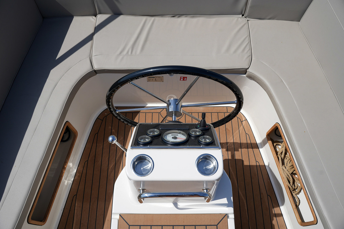foto: 31 Interboat Intender 820