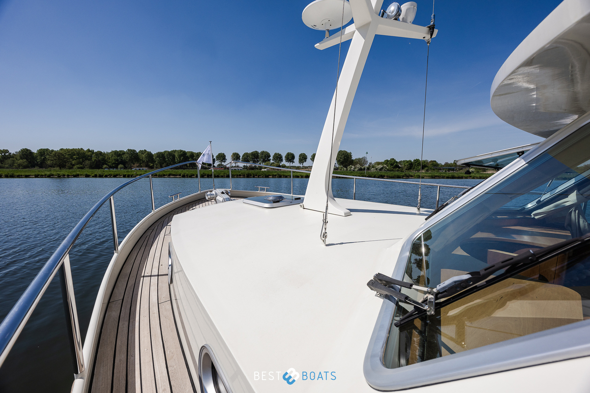 foto: 23 Linssen Grand Sturdy 29.9 Sedan 