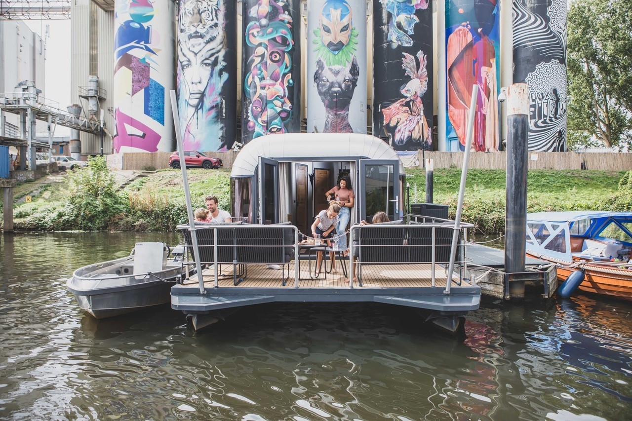 foto: 16 The Coon 1000 Houseboat