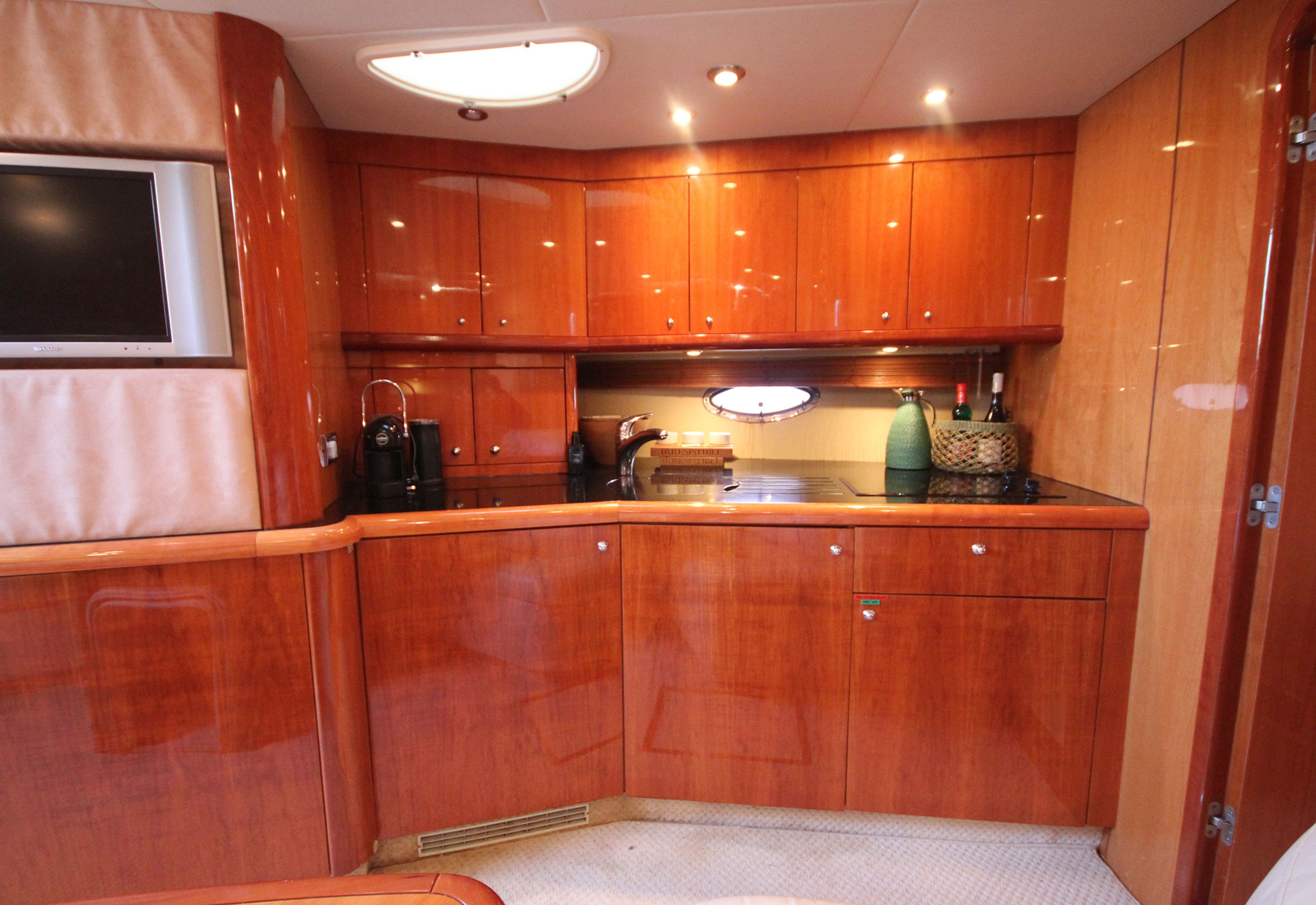 foto: 16 Sunseeker Portofino 53