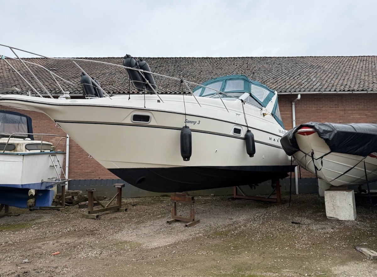 foto: 8 Maxum 2800 SCR