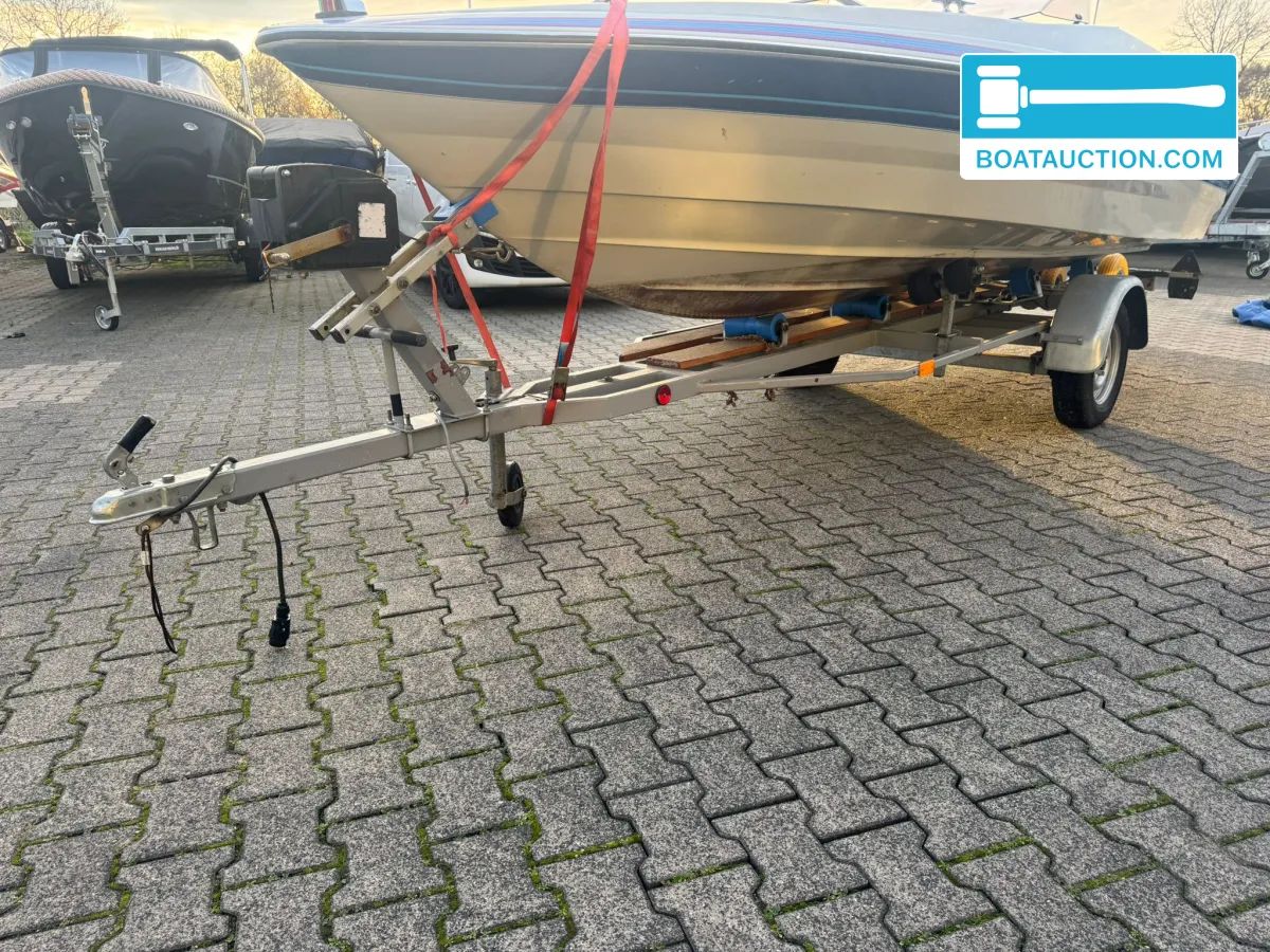 foto: 12 Bayliner Capri 1500