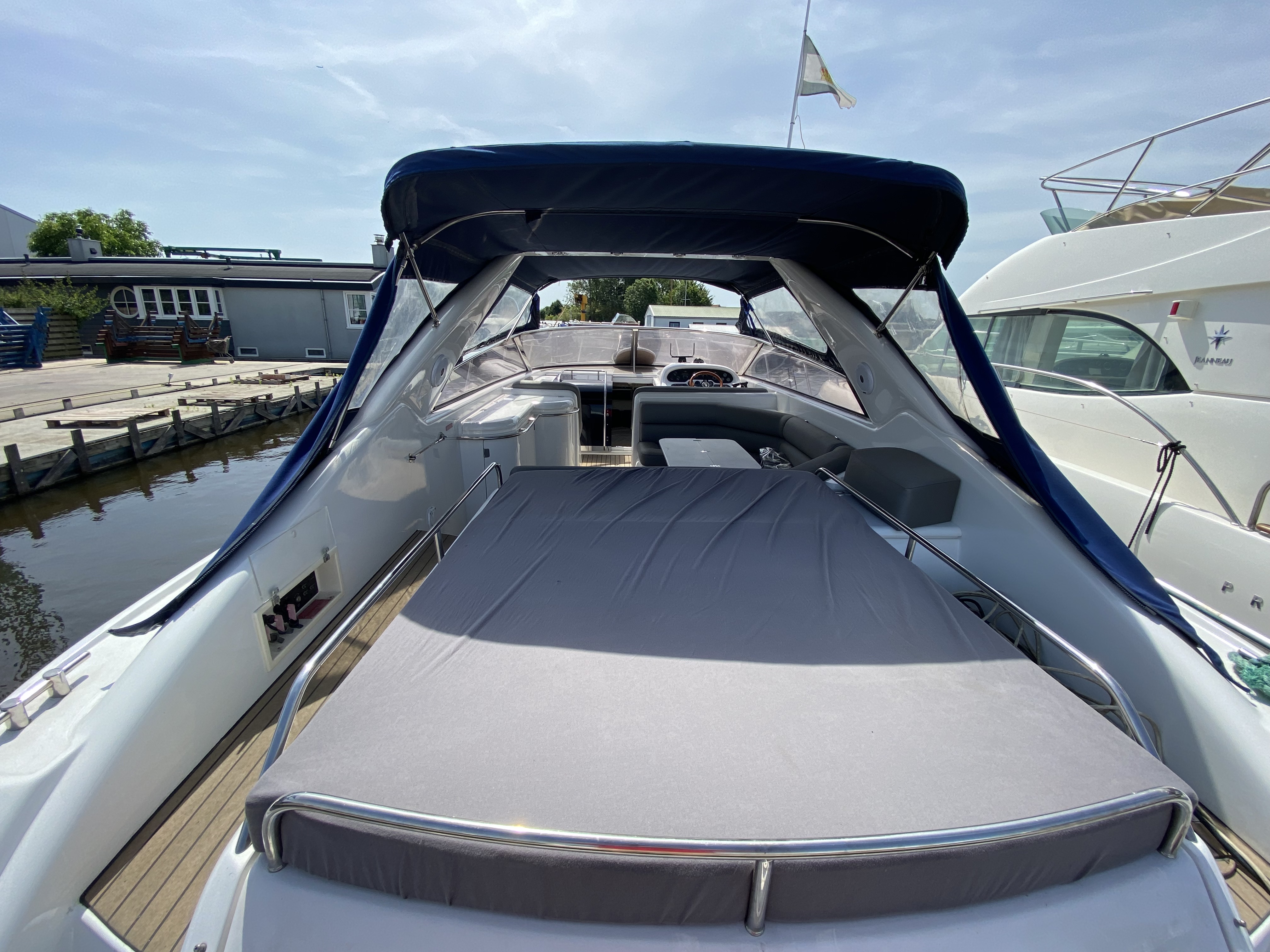 foto: 18 Sunseeker Comanche 40