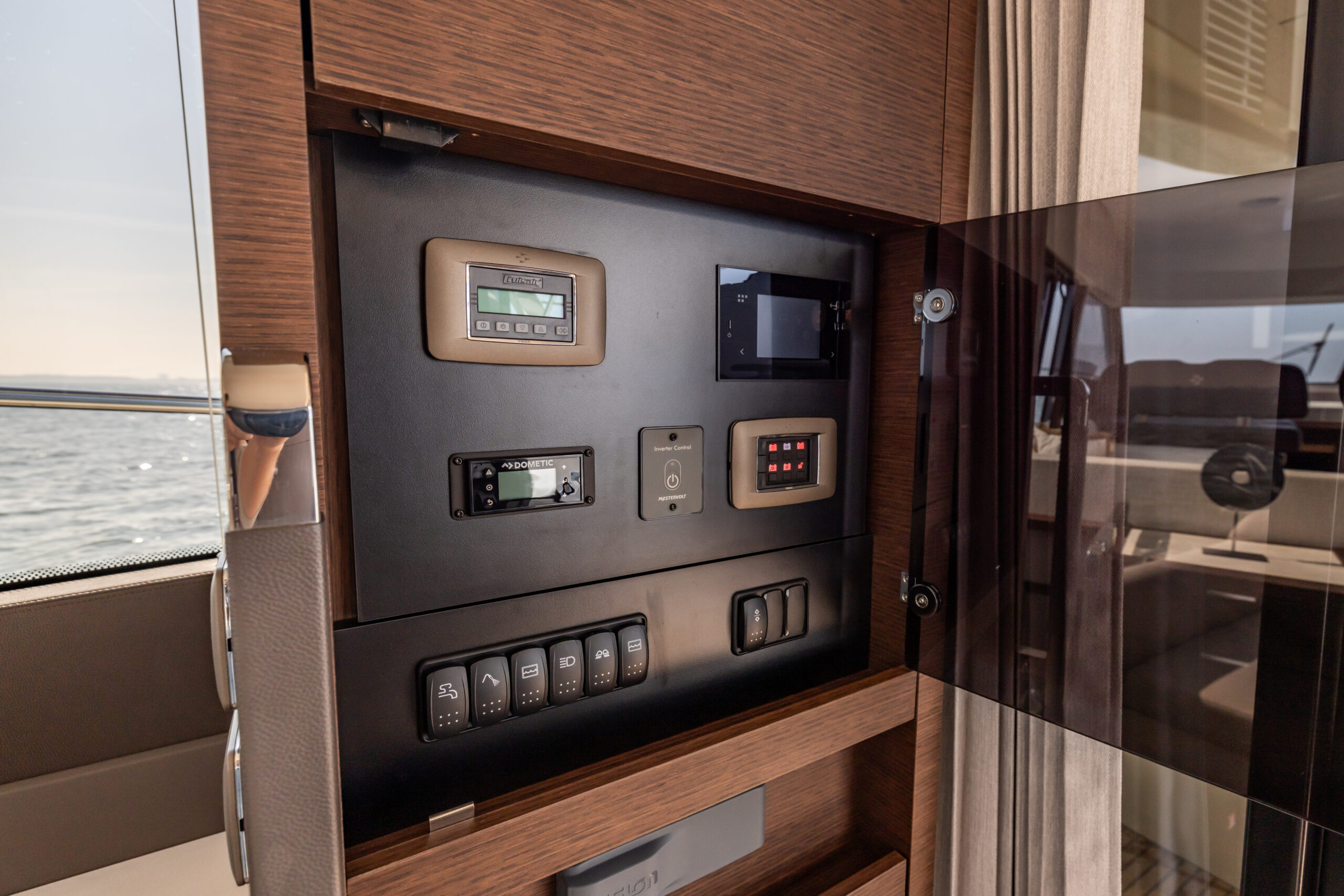 foto: 48 Prestige 590