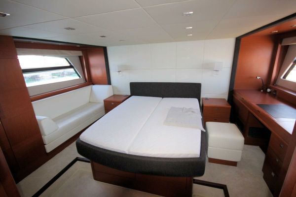 foto: 14 Prestige 590