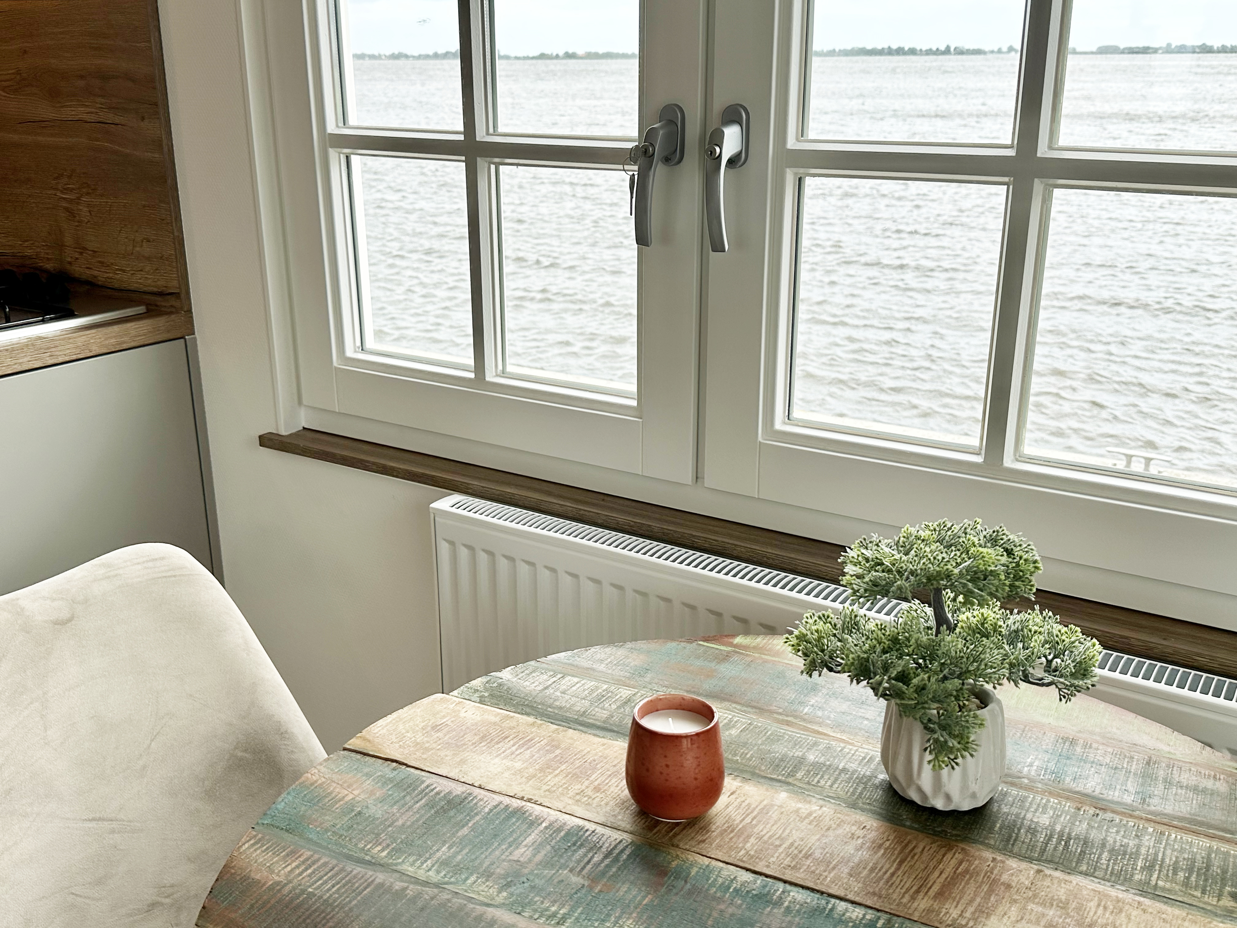 foto: 61 HOMESHIP VaarChalet In Amsterdam 1250D Luxe Houseboat