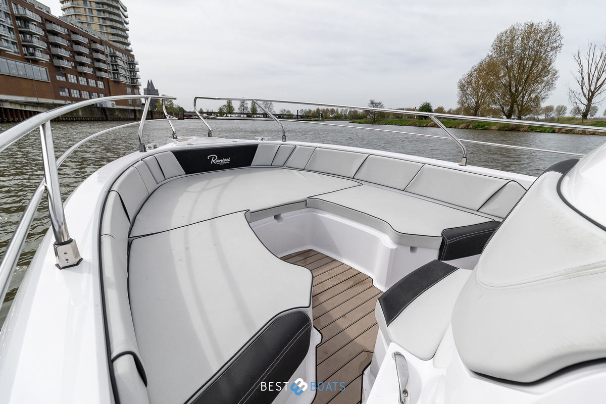 foto: 15 Ranieri Voyager 26S