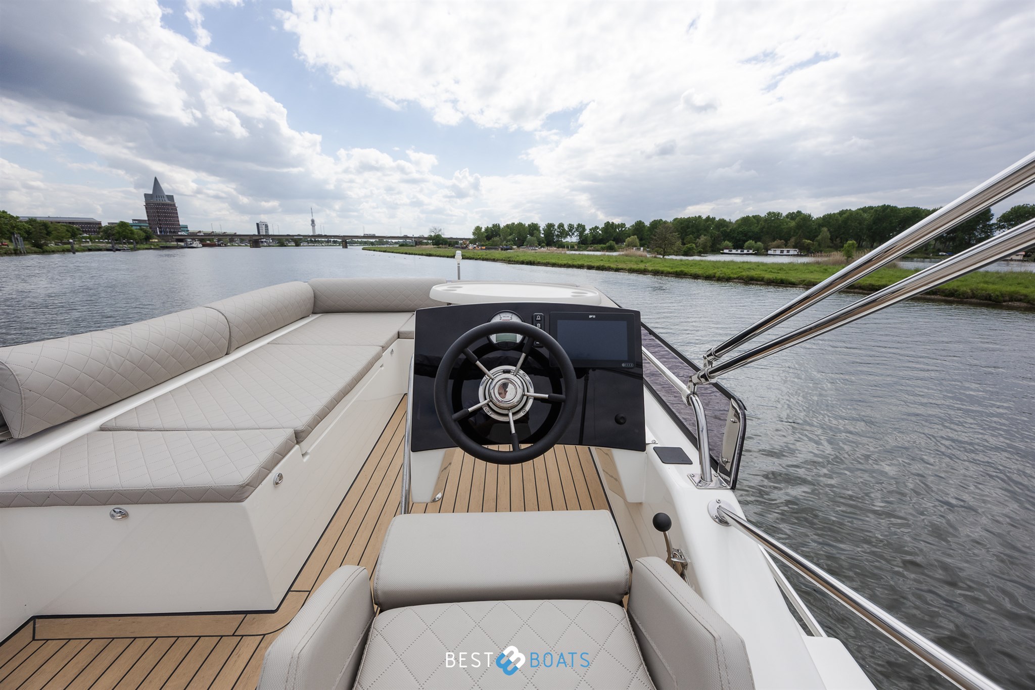 foto: 35 Cobra Yachts Futura 36 Premium Fly