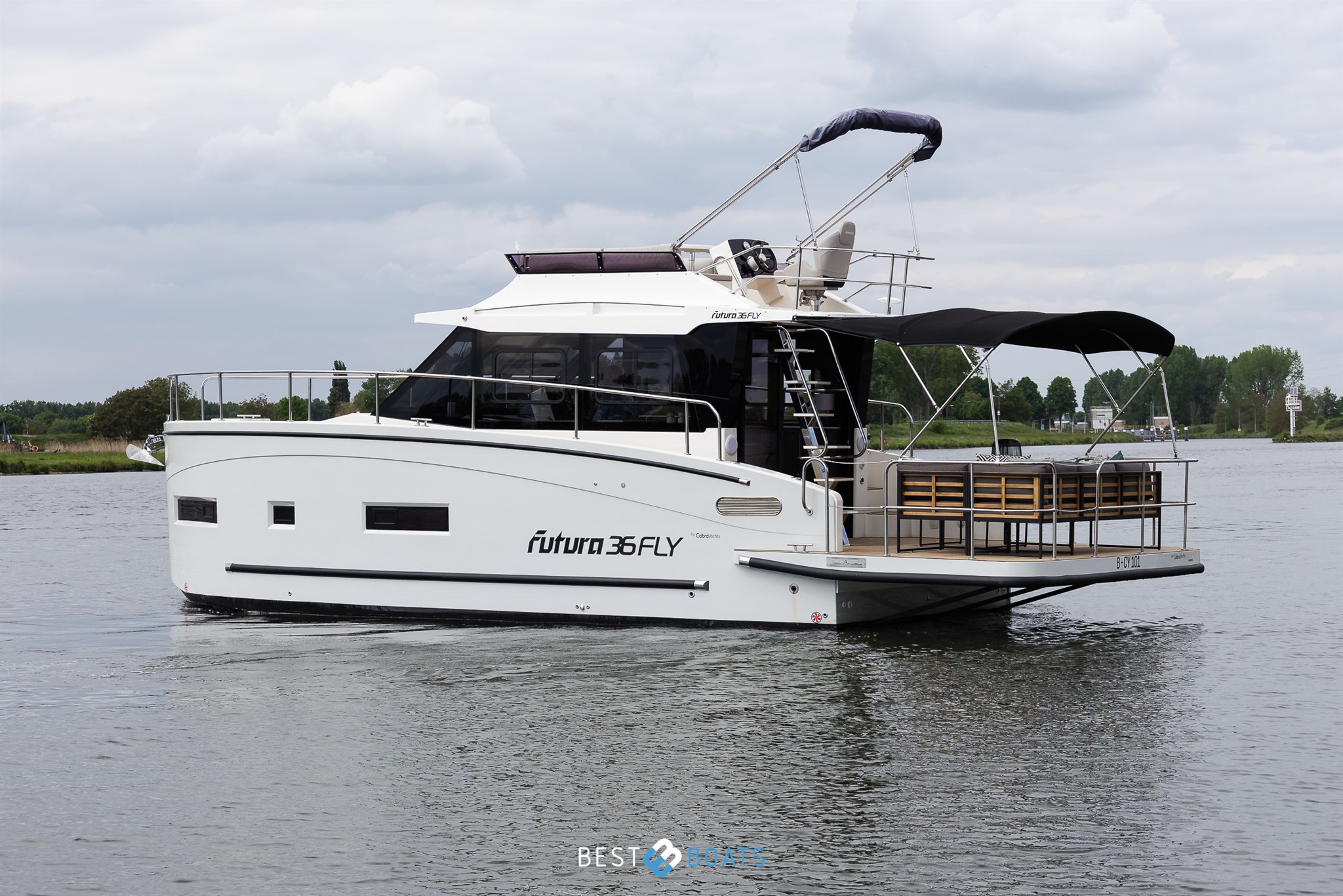 foto: 36 Cobra Yachts Futura 36 Premium Fly