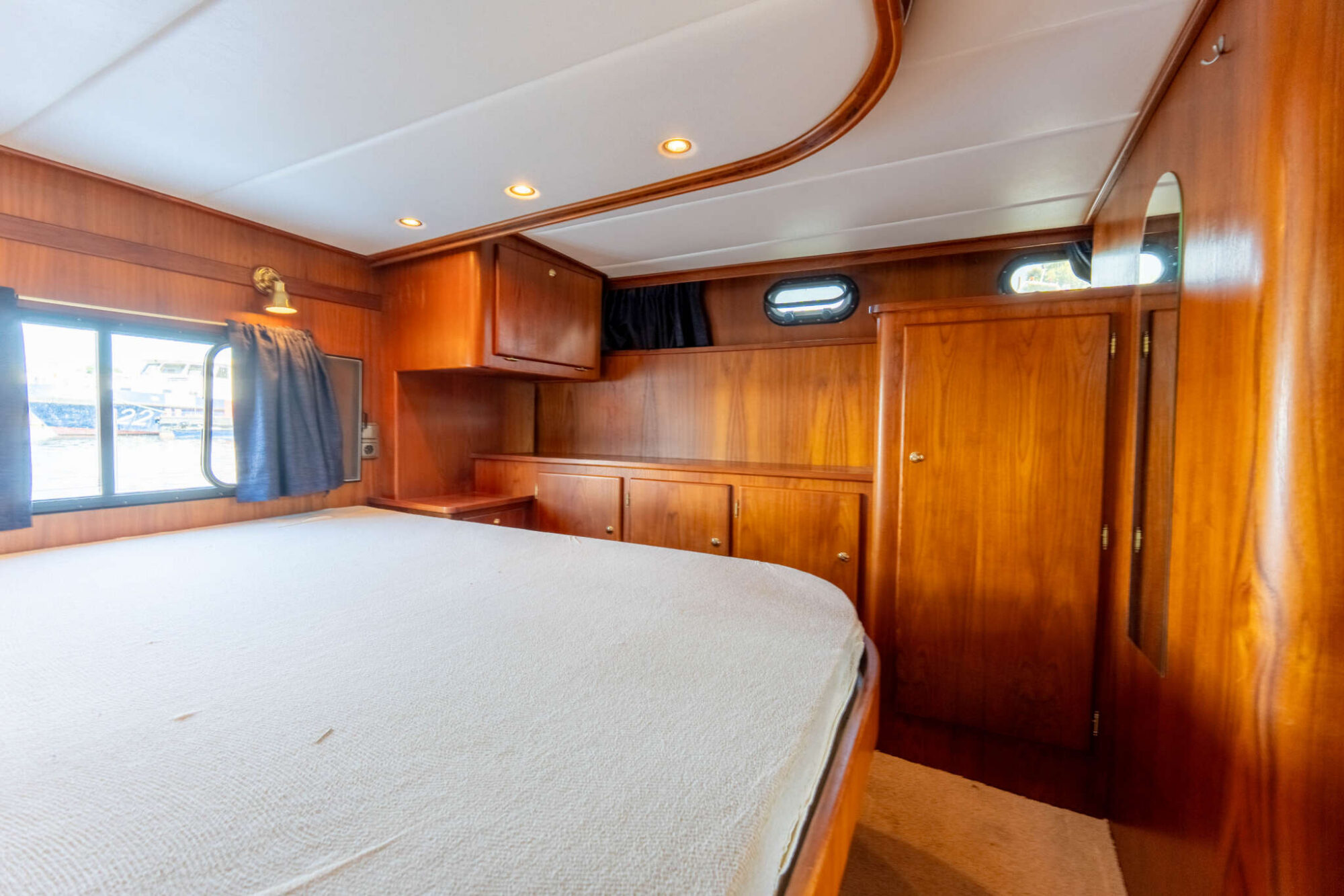 foto: 67 Explorer Explorer Classic 14.00 AK Cabrio