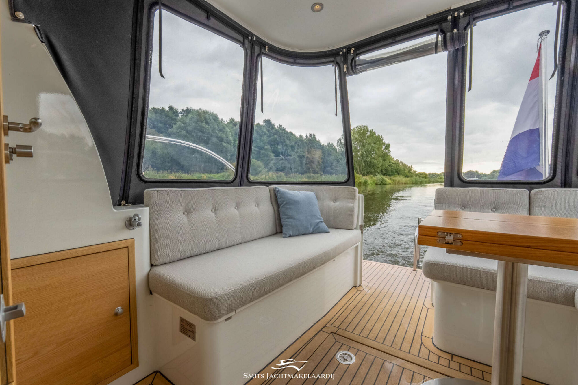 foto: 29 Vedette Vedette 33 Salon Comfort Line