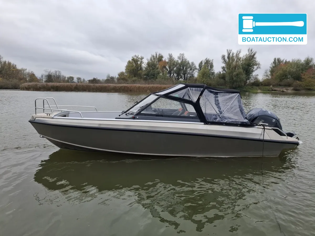 foto: 21 Buster Magnum