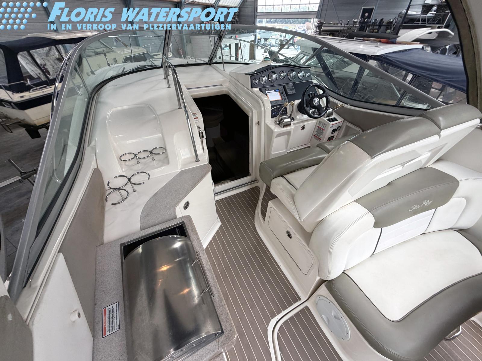 foto: 16 Sea Ray 335 Sundancer