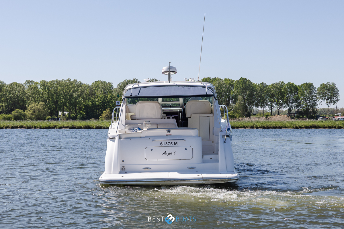 foto: 35 Tiara 4300 Sovran