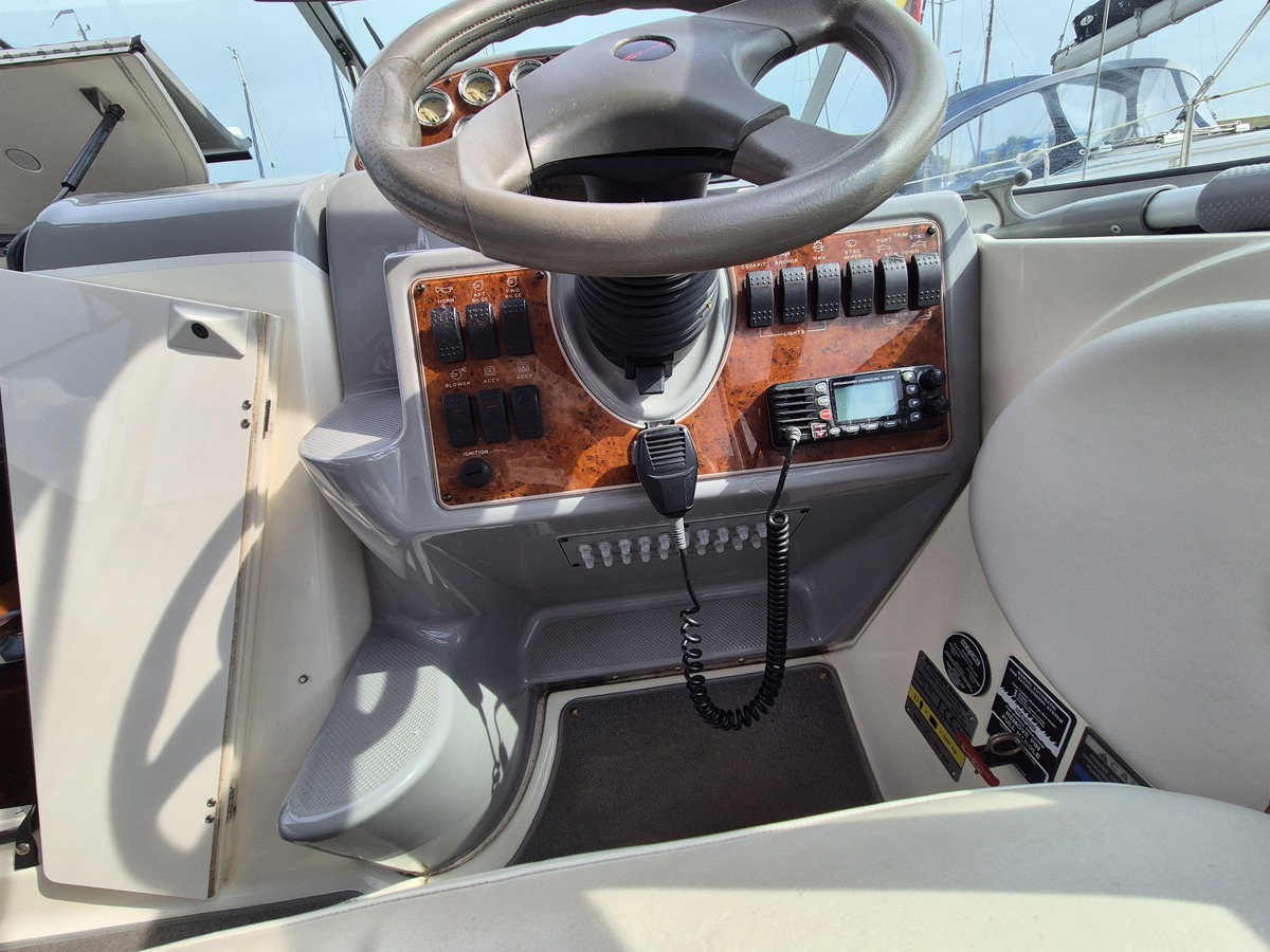 foto: 25 Bayliner 275