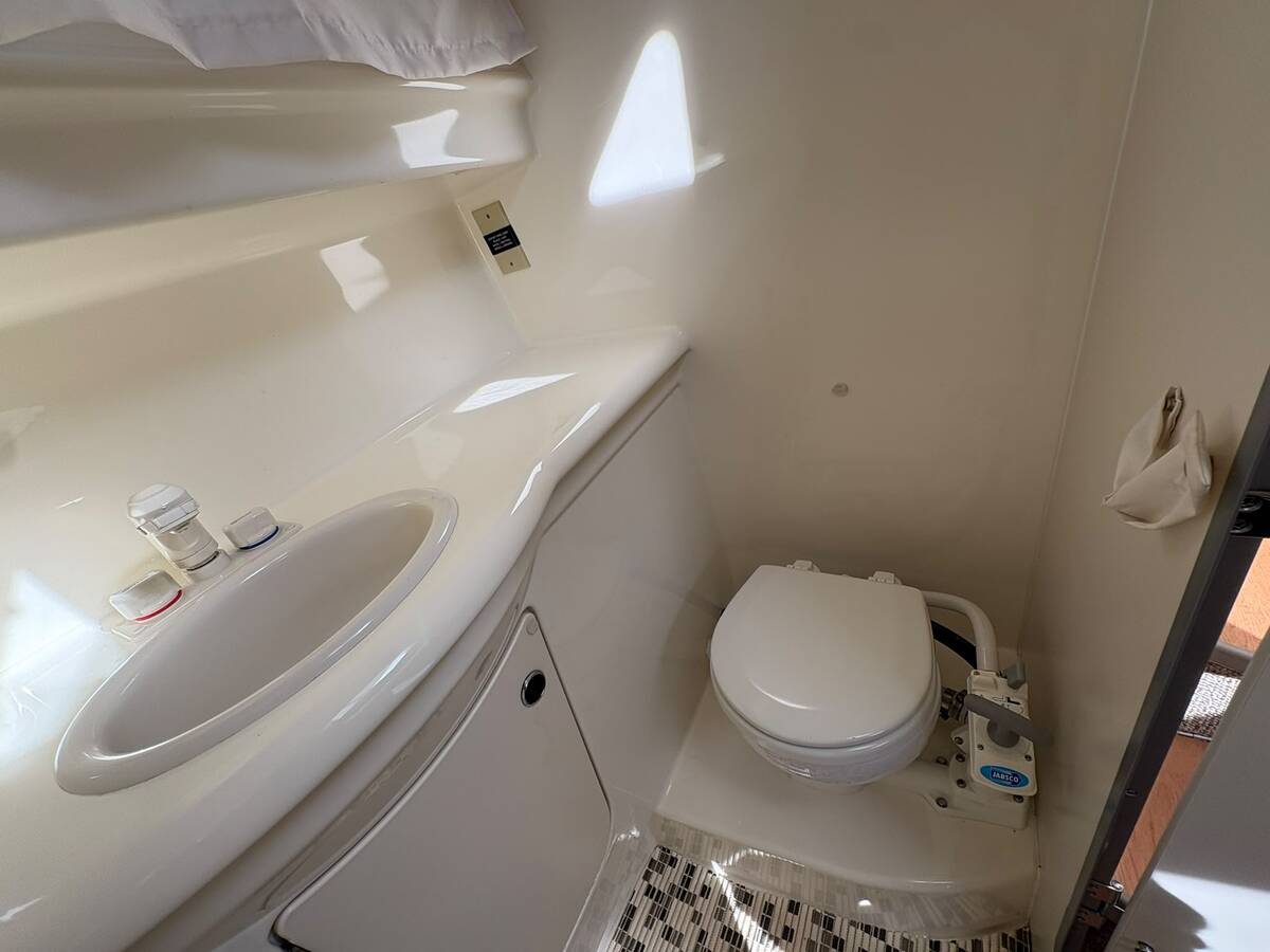 foto: 27 Bayliner 246 Discovery 