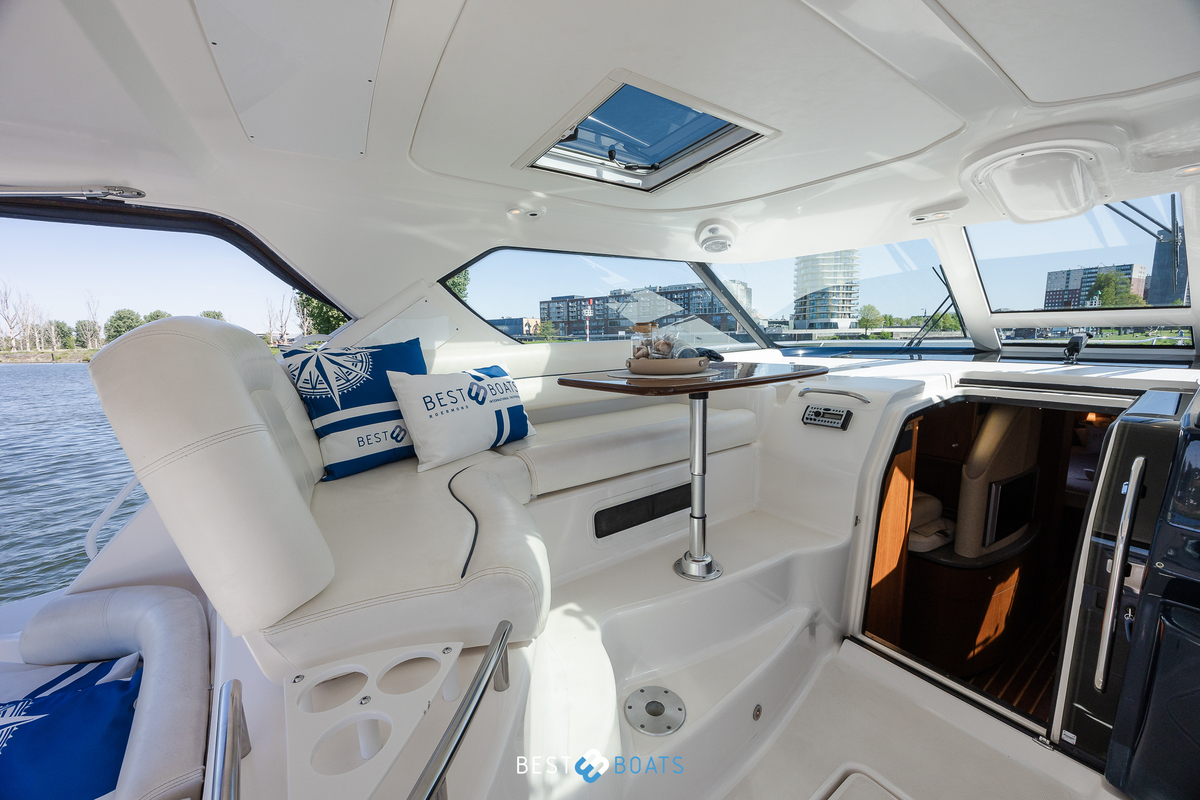 foto: 36 Tiara 4300 Sovran