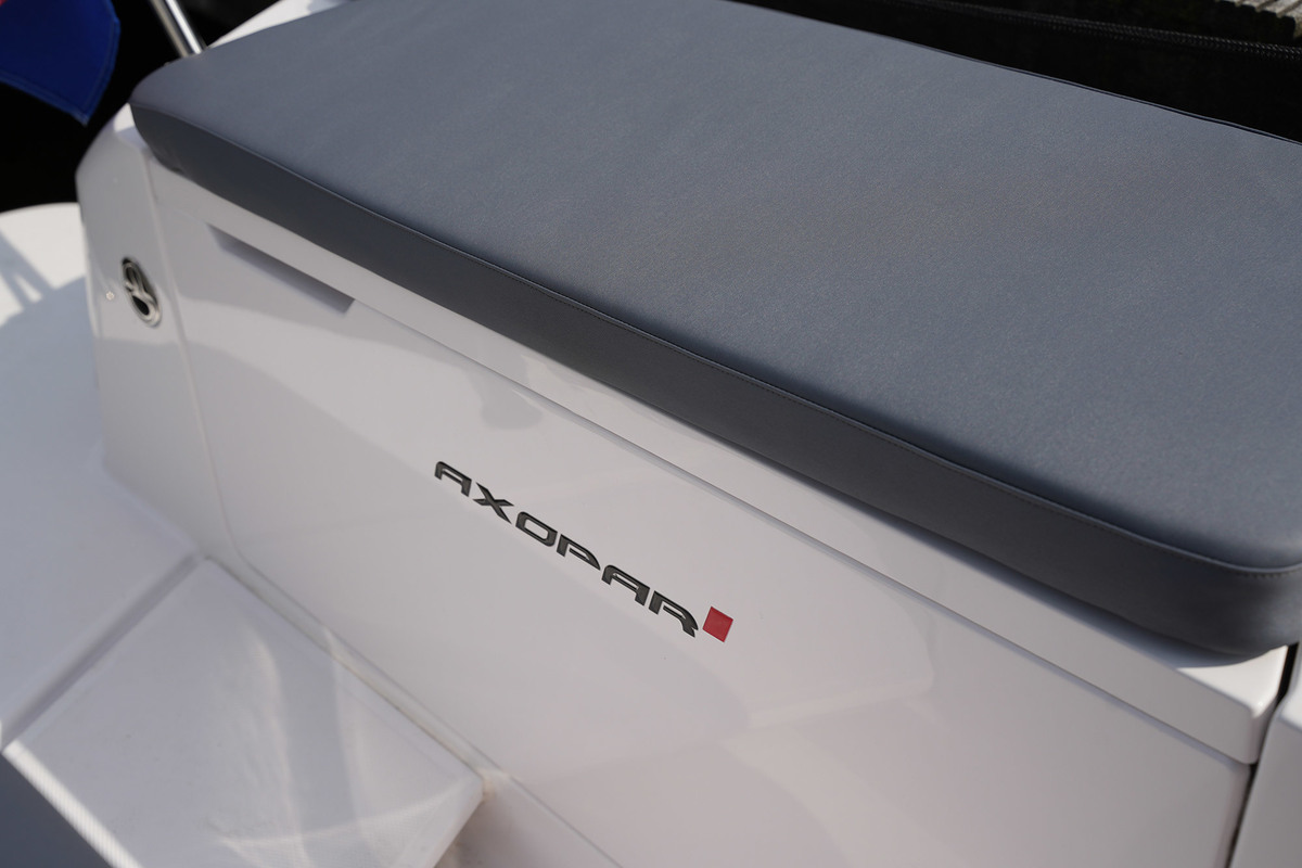 foto: 43 Axopar 37 XC Cross Cabin