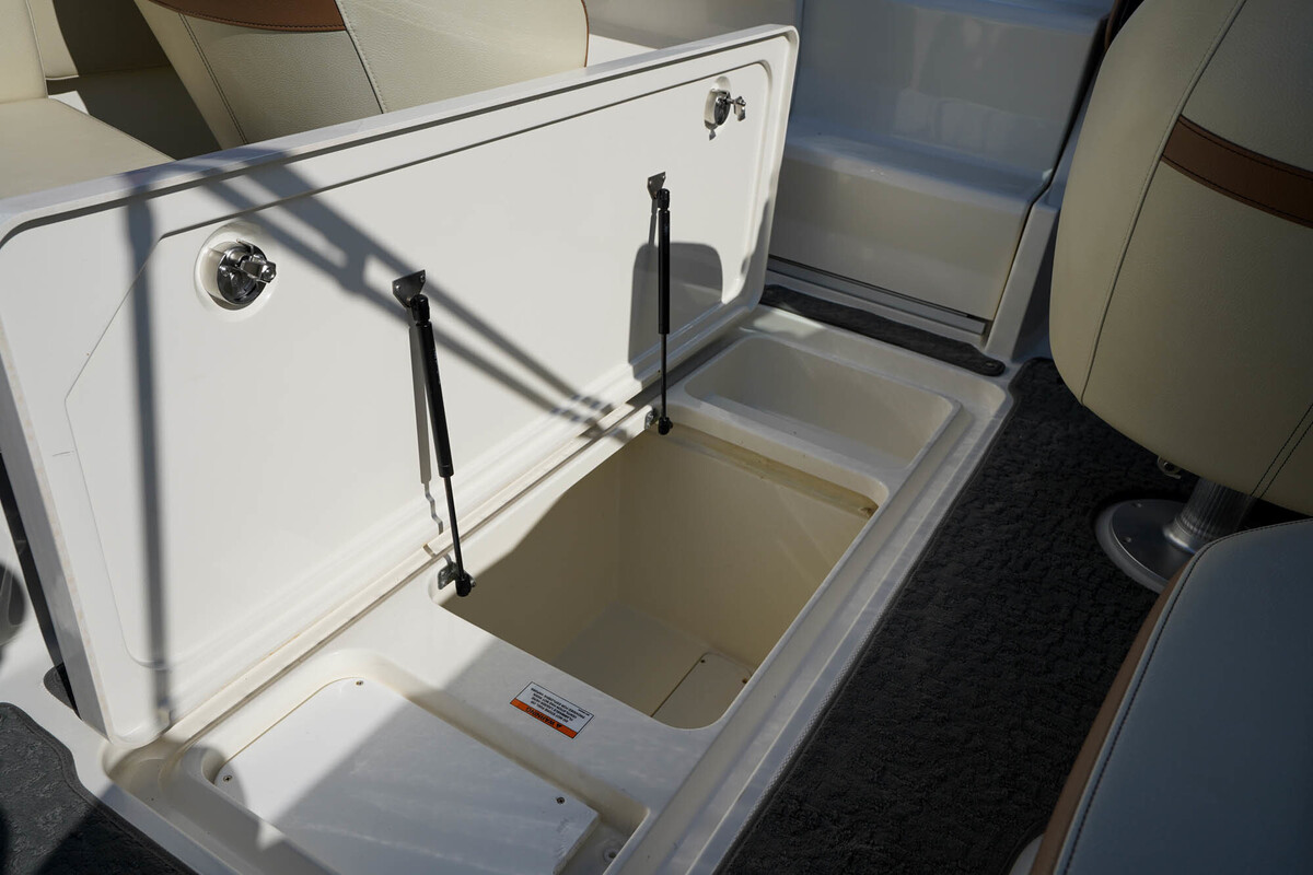 foto: 42 Sea Ray Sun Sport 230