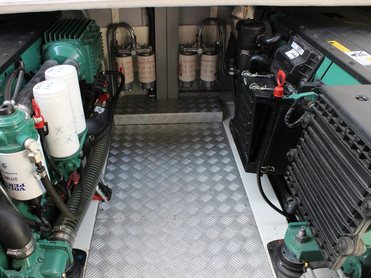 foto: 46 North-Line 37 Wheelhouse