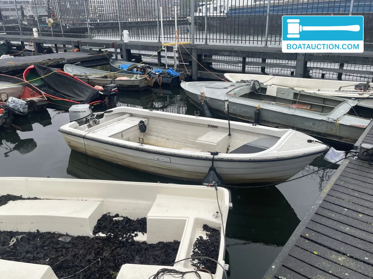 foto: 9 Motorboat 450